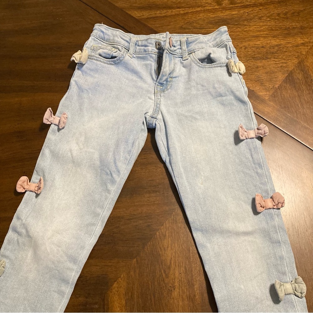 Gymboree girls sz. 6 (1) jean with bows and (1) short, skinny, adjustable waist - Picture 2 of 10